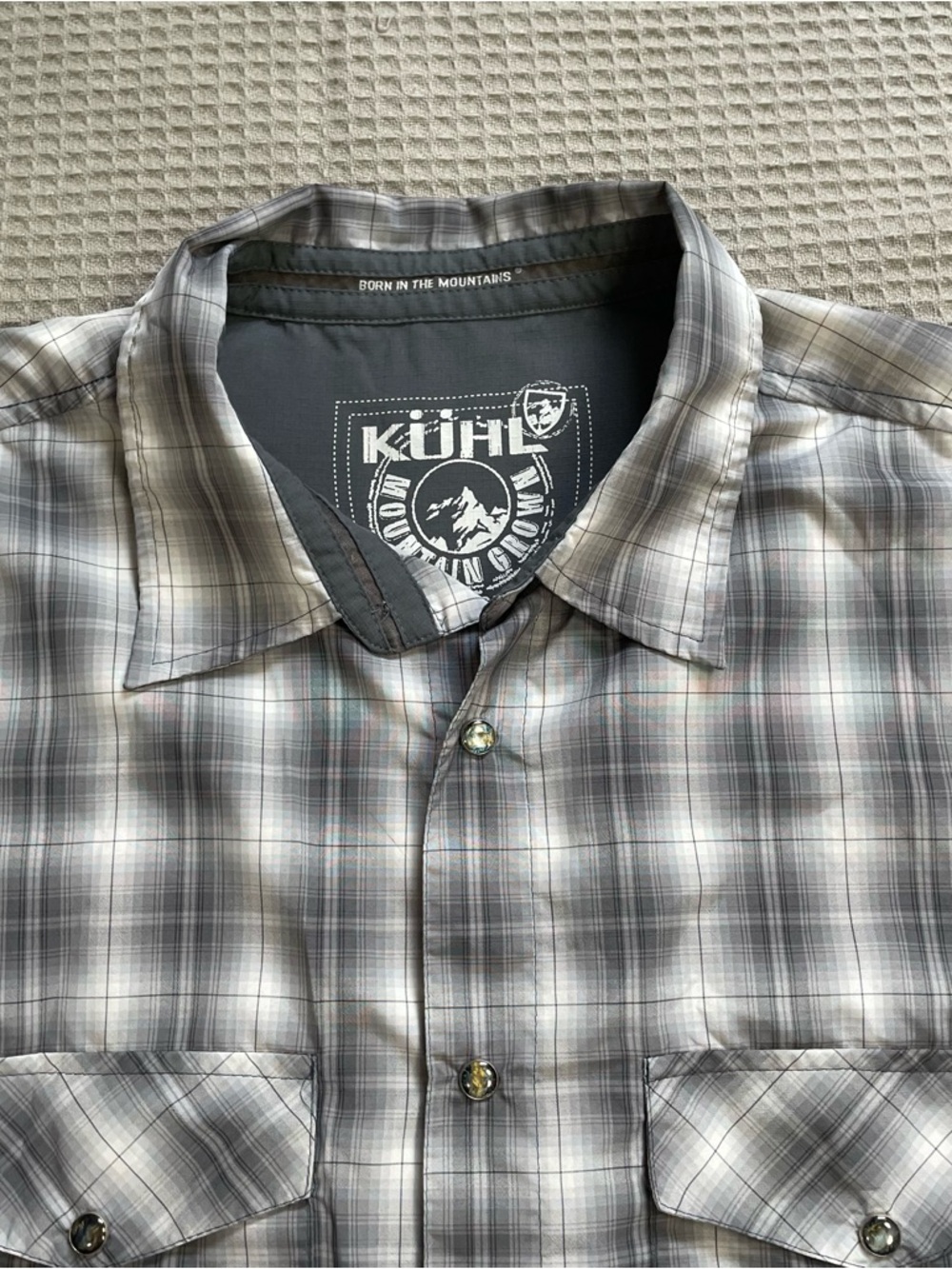 Kuhl Pearl Snap Shirt XL Men’s Travel Hiking Ionik Gray Plaid Short Sleeve